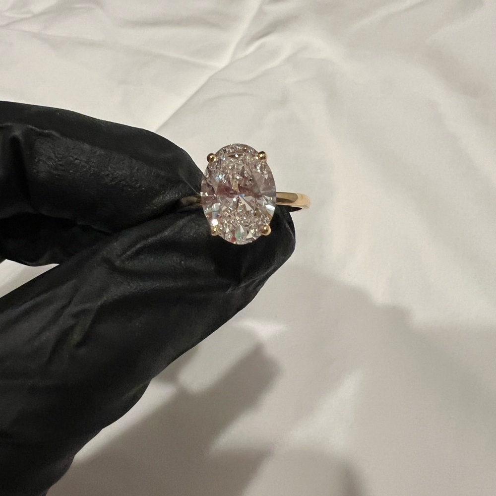 Oval shaped lab grown diamond